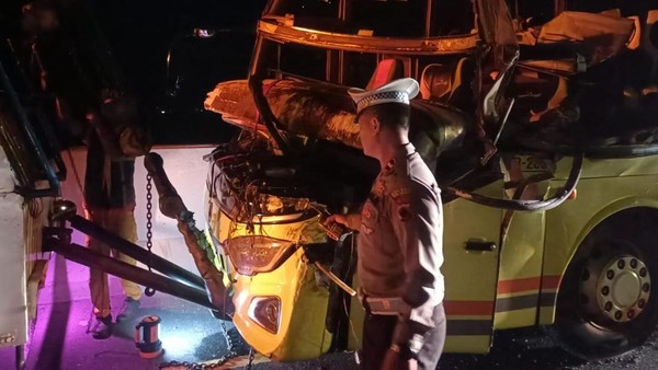 Kumpulan Fakta Hasil Olah TKP Kecelakaan Maut  Bus Tol Kesaksian Penumpang di Pekalongan